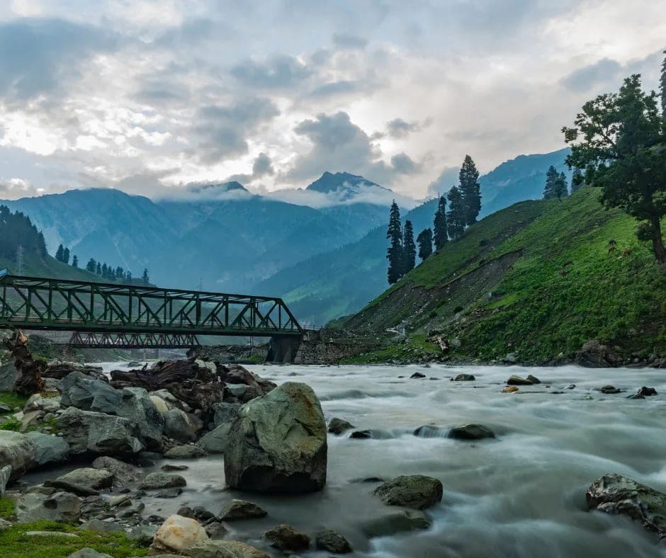 Kashmir in October – Weather, Places & Best Tips